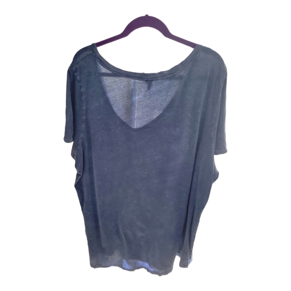 Women's Plus Size 3 Torrid V Neck Short Sleeve Teeshirt - Picture 2 of 5